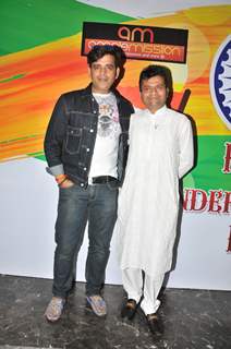 Ravi Kishan and Aneel Murarka at Press meet of short film 'Aur Dekho' about Swachh Bharat