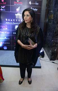 Zeenat Aman at Beauty awards 2016!