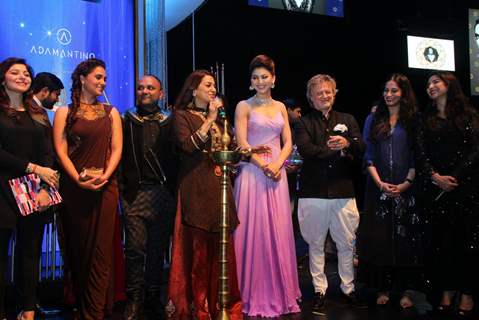 Rohit Bal, Lara Dutta, Urvashi Rautela and Juhi Chawla at JOYA Exhibition 2016