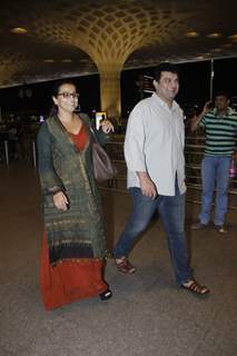 Vidya Balan snapped at AirportVidya Balan snapped with Siddharth Roy Kapur at Airport