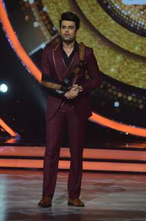 Manish Paul on sets of 'Jhalak Dikhlaa Jaa'