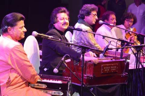 Pankaj Udhas, Talat Aziz and Anup Jalota at 'Friendship Gazal Concert'