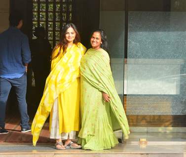 Arpita Khan Sharma and Alvira Khan Agnihotri snapped at for Rakhi Celebration with Fa