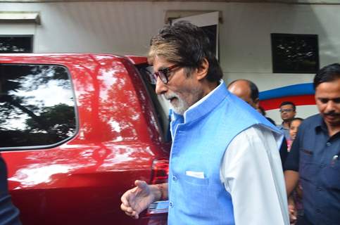 Big B snapped in a Bohemian look for a Tata Sky Ad