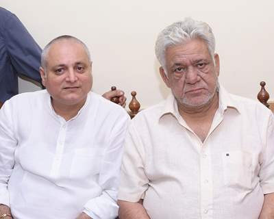 Om Puri and Manoj Joshi at CINTAA Meeting