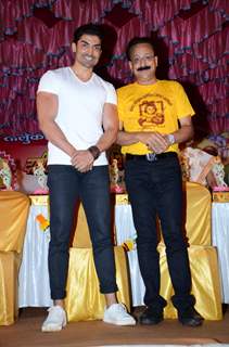 Baba Siddique and Gurmeet Choudhary at Dahi Handi Event