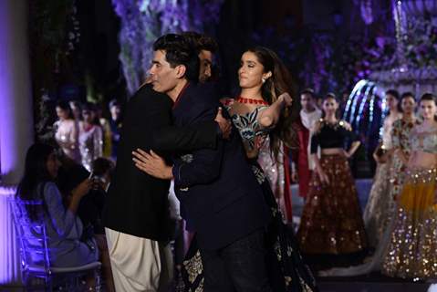 Manish Malhotra hugs Sushant Singh Rajput at Lakme Fashion Week Winter Festive 2016- Day 1