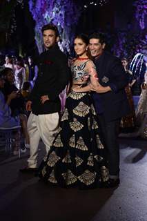 Sushant Singh Rajput, Shraddha Kapoor and Manish Malhotra at Lakme Fashion Week Winter Festive 2016-