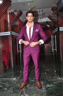 Sidharth Malhotra at Promotion of 'Baar Baar Dekho' on sets of Jhalak Dikhhla Jaa
