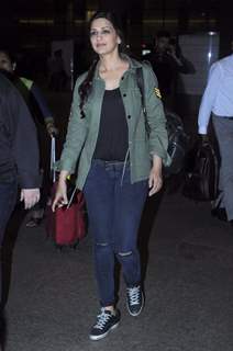 Sonali Bendre Snapped at Airport!