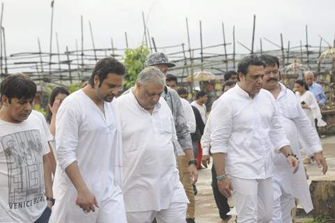 Govinda at Funeral of Krushna Abhishek's Father!