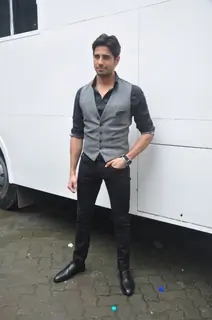 Sidharth Malhotra Snapped at Mehboob Studios