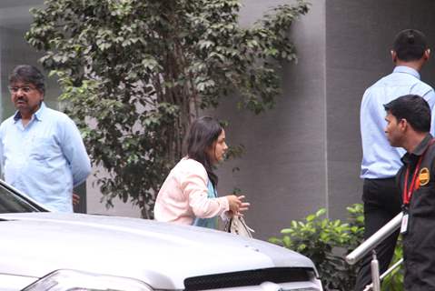 Mira Rajput Kapoor snapped Outside Hinduja Hospital!