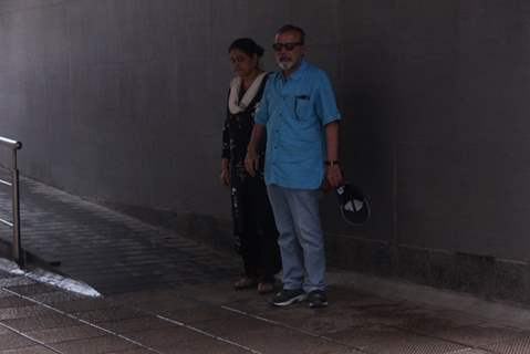 Pankaj Kapoor and Supriya Pathak snapped Outside Hinduja Hospital!