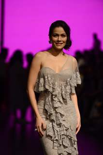 Day 4 - The beautiful Waluscha De Sousa at Lakme Fashion Show 2016