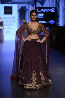 Ileana D'Cruz Sizzles at Lakme Fashion Show Day 5