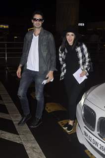 Sunny Leone Snapped with her husband Daniel Weber at Airport