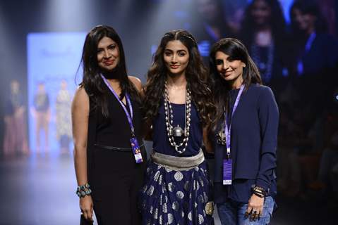 Day 5 - 'The Beautiful' Pooja Hegde walks the ramp at Lakme Fashion Show 2016