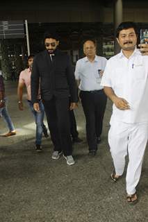 Airport Diaries: Abhishek Bachchan!