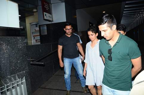 Aamir Khan Snapped with his Dangal Daughters at Hakkasan!