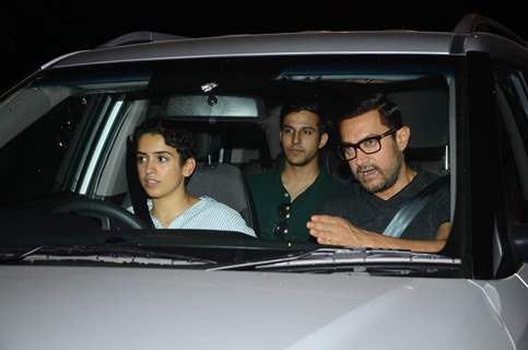 Aamir Khan Snapped with his Dangal Daughters at Hakkasan!