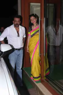Sanjay Dutt - Manyata Snapped!