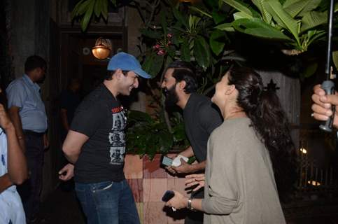 Saif Ali Khan, Riteish Deshmukh and Genelia D'Souza snapped post dinner