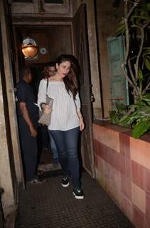 Kareena Kapoor snapped post dinner