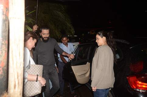 Kareena Kapoor, Riteish Deshmukh and Genelia D'Souza snapped post dinner