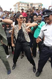 Flash Mob- Katrina Kaif Promotes 'Baar Baar Dekho' in Indore