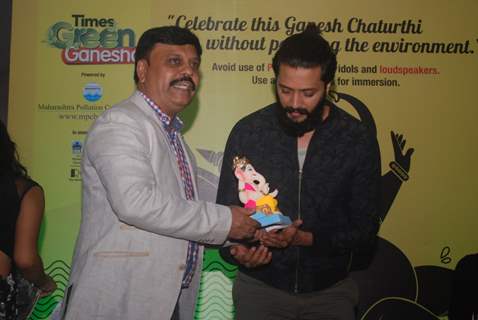 Riteish and Nargis Promotes 'Banjo' at Times Ganesh Event