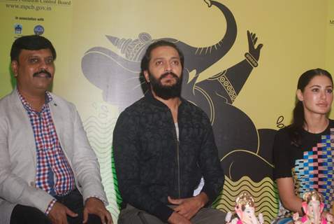 Riteish and Nargis Promotes 'Banjo' at Times Ganesh Event