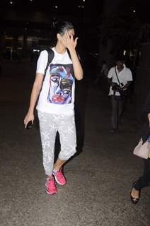 Airport Diaries: Nargis Fakhri!