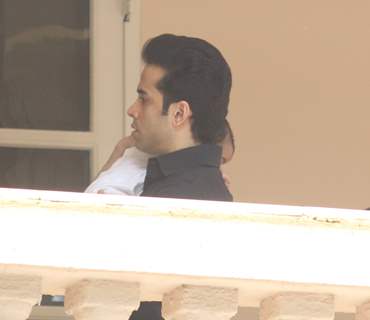 Tusshar Kapoor Snapped with his Baby!