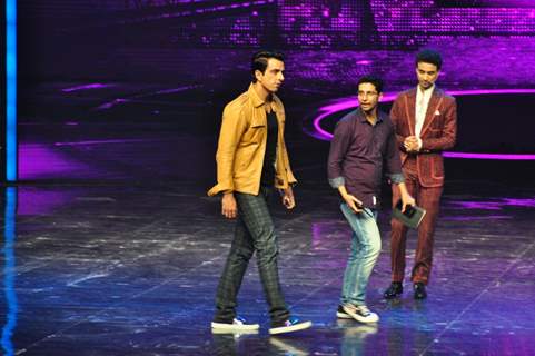 Sonu Sood at Promotion of film 'Tutak Tutak Titiya' on Dance Plus 2