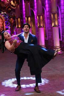 Sidharth Malhotra and Bharti Singh at Promotion of 'Baar Baar Dekho' on Comedy Nights Bachao