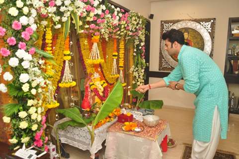 Manish Paul celebrates Ganesh Chaturthi!