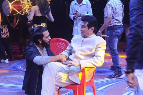 Jeetendra and Riteish Deshmukh Promotes 'Banjo' on the sets of Kum Kum Bhagya