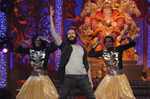 Riteish Deshmukh promotes 'Banjo' on the sets of Kum Kum Bhagya