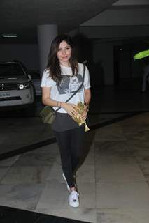 Kanika Kapoor snapped at Manish Malhotra's house