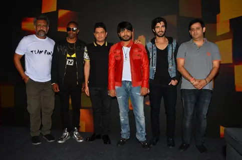 Dwayne Bravo ,Ankit Tiwari, Bhushan Kumar at Media Interaction of the film 'Tum Bin 2'