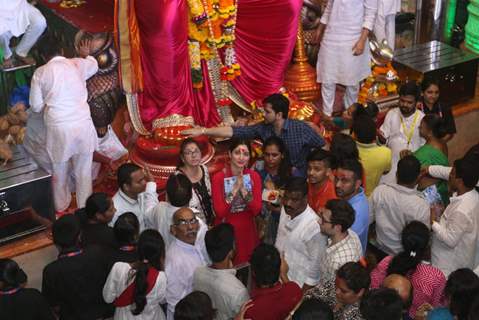 Tamannaah Bhatia visits Lalbaug Cha Raja