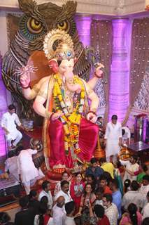 Tamannaah Bhatia visits Lalbaug Cha Raja