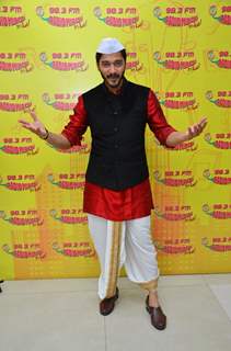 Shreyas Talpade Promotes 'Wah Taj' at Radio Mirchi Studio