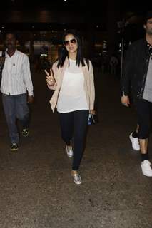 Airport Snaps: Sunny Leone!