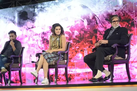 Taapsee Pannu and Amitabh Bachchan at NDTV Program 'Youth for Change'