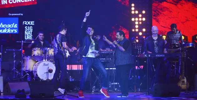 Shankar Mahadevan and Manish Paul at Music launch of movie Rock On 2