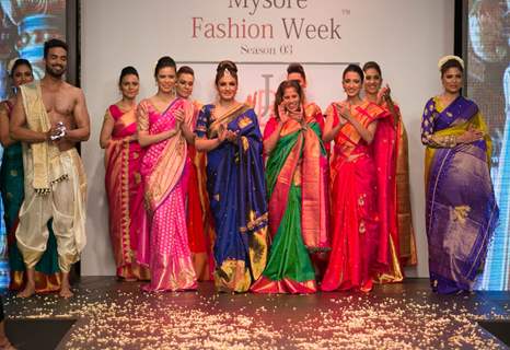 Raveena Tandon becomes showtopper for Jayanthi Ballal At Mysore Fashion Week – SEASON 3