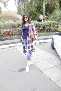 Kriti Sanon Snapped at Airport!