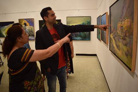 Abhay Deol at Manjual Chaturvedi's Art Exhibition